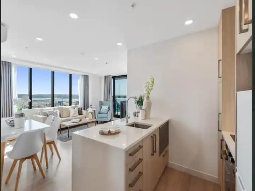 Апартаменты Just Opposite To Sky Tower , 2 Bed 2 Bath In Cbd Окленд Экстерьер фото