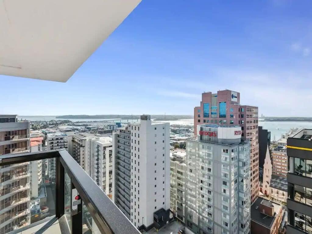 Апартаменты Just Opposite To Sky Tower , 2 Bed 2 Bath In Cbd Окленд Экстерьер фото